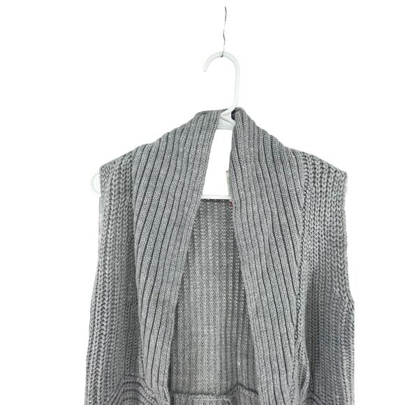 No Boundaries Gray Knit Sleeveless Cardigan Sweater Junior's Size Medium - Picture 2 of 5